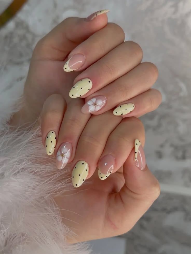 Butter Dot Daisy